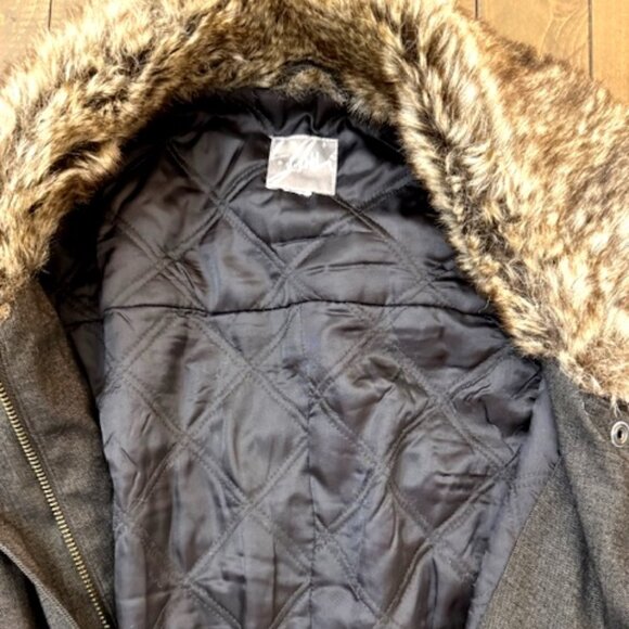 J. Jill Brown Long Vest Cinched Waist Faux Fur Collar Size M - Picture 6 of 7